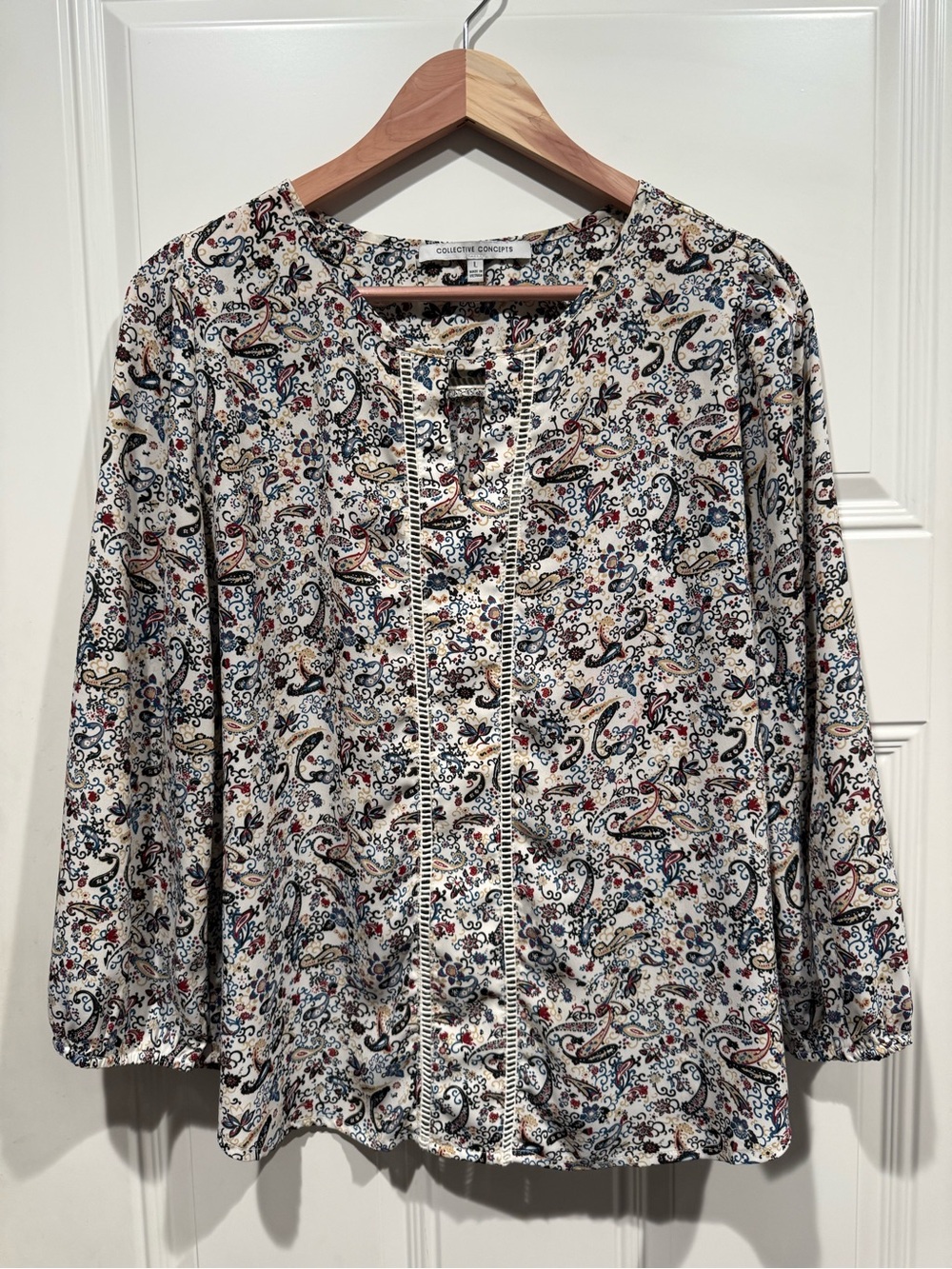 Collective Concepts Cream Paisley Button-Front Blouse with Blue & Red Accents
